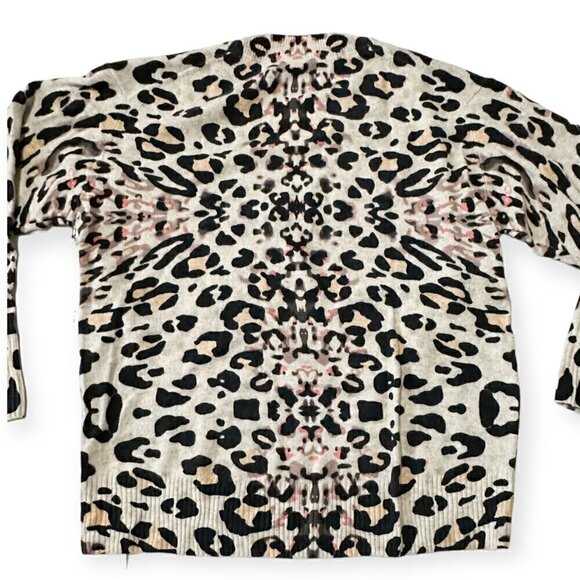 New with tag, Brochu Walker Kelso Leopard Print Cashmere V-neck Sweater, Size X - Picture 9 of 15